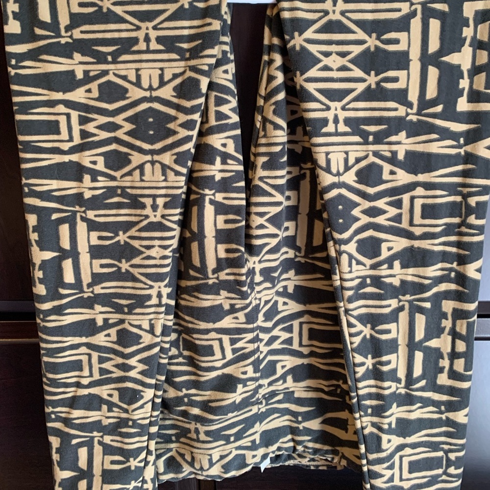 Lularoe leggings, black and tan print, OS
